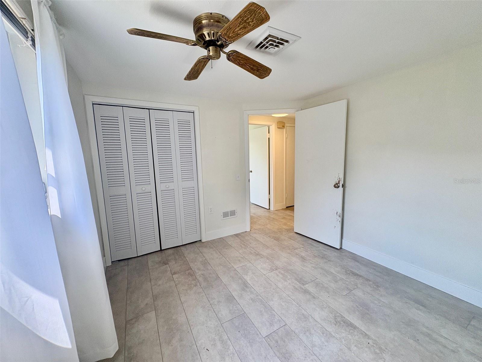 Image 19 of 30 For 605 Barnes Parkway