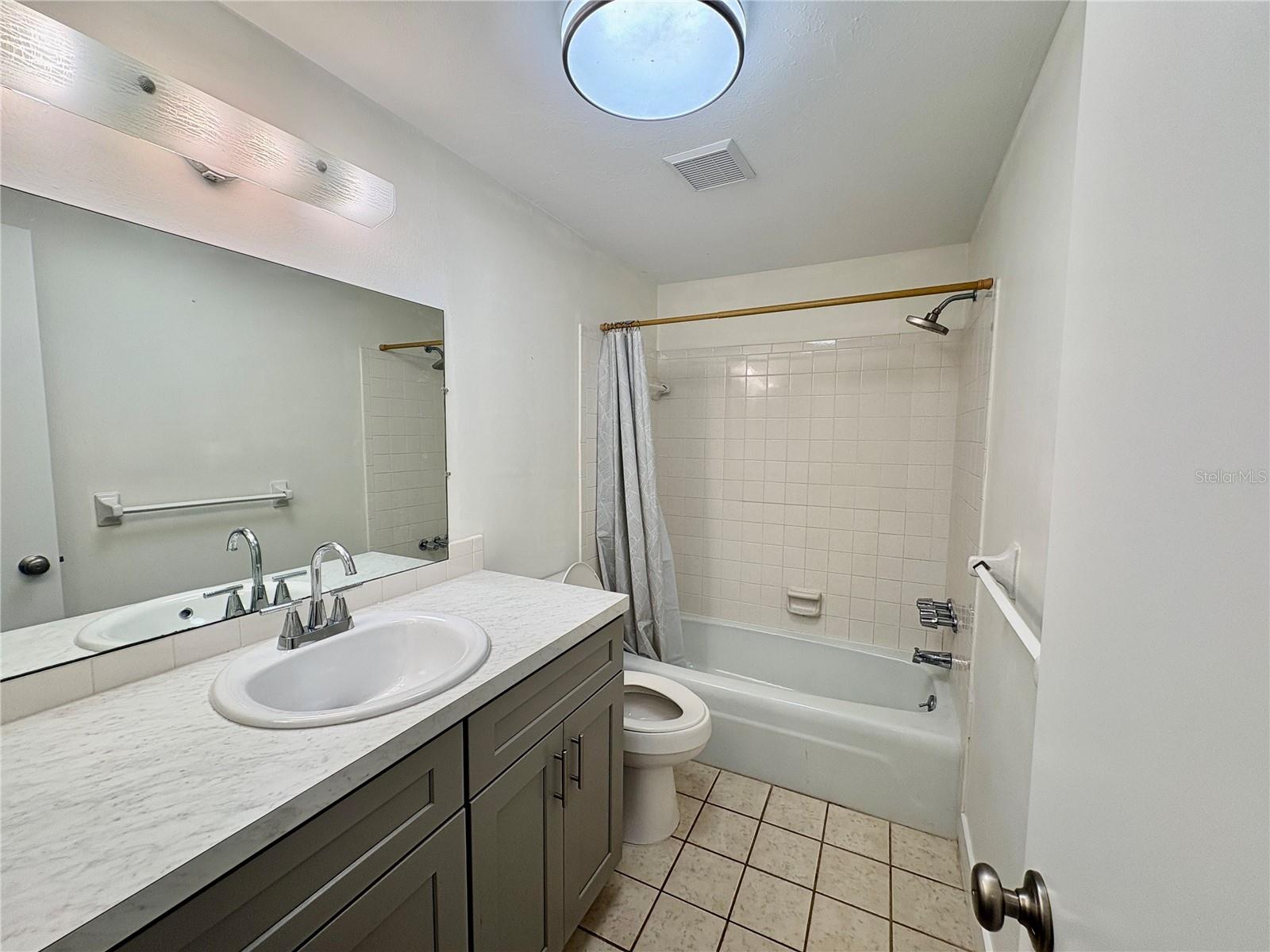 Image 20 of 30 For 605 Barnes Parkway