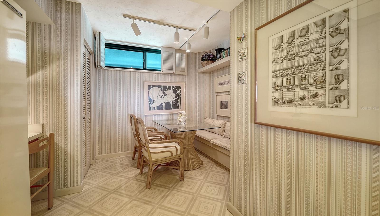 Image 10 of 84 For 988 Blvd Of The Arts  1411