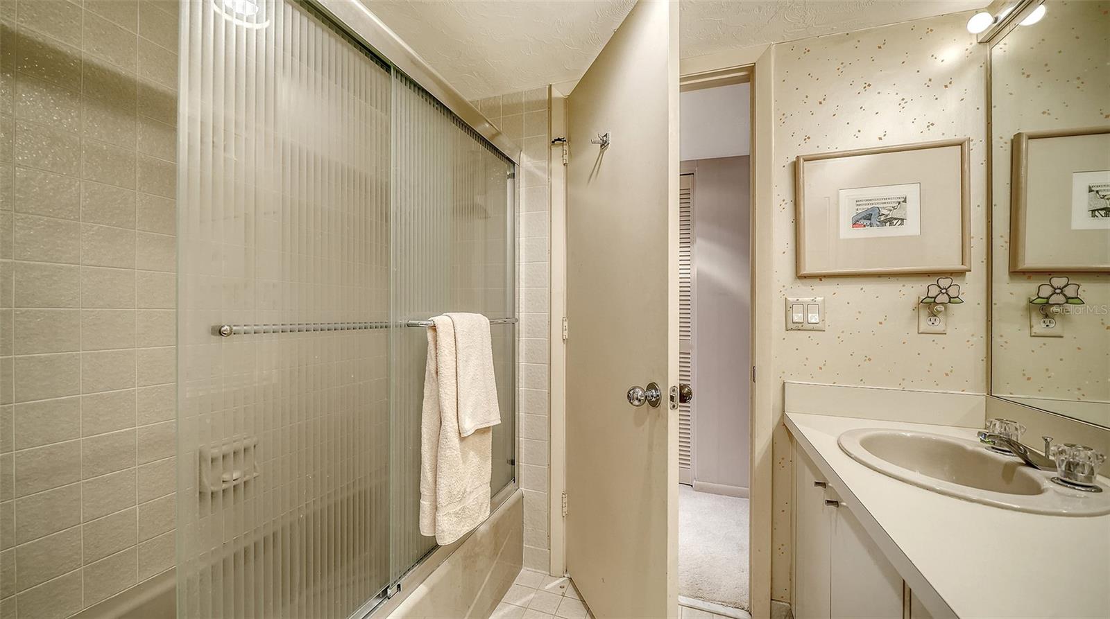 Image 19 of 84 For 988 Blvd Of The Arts  1411