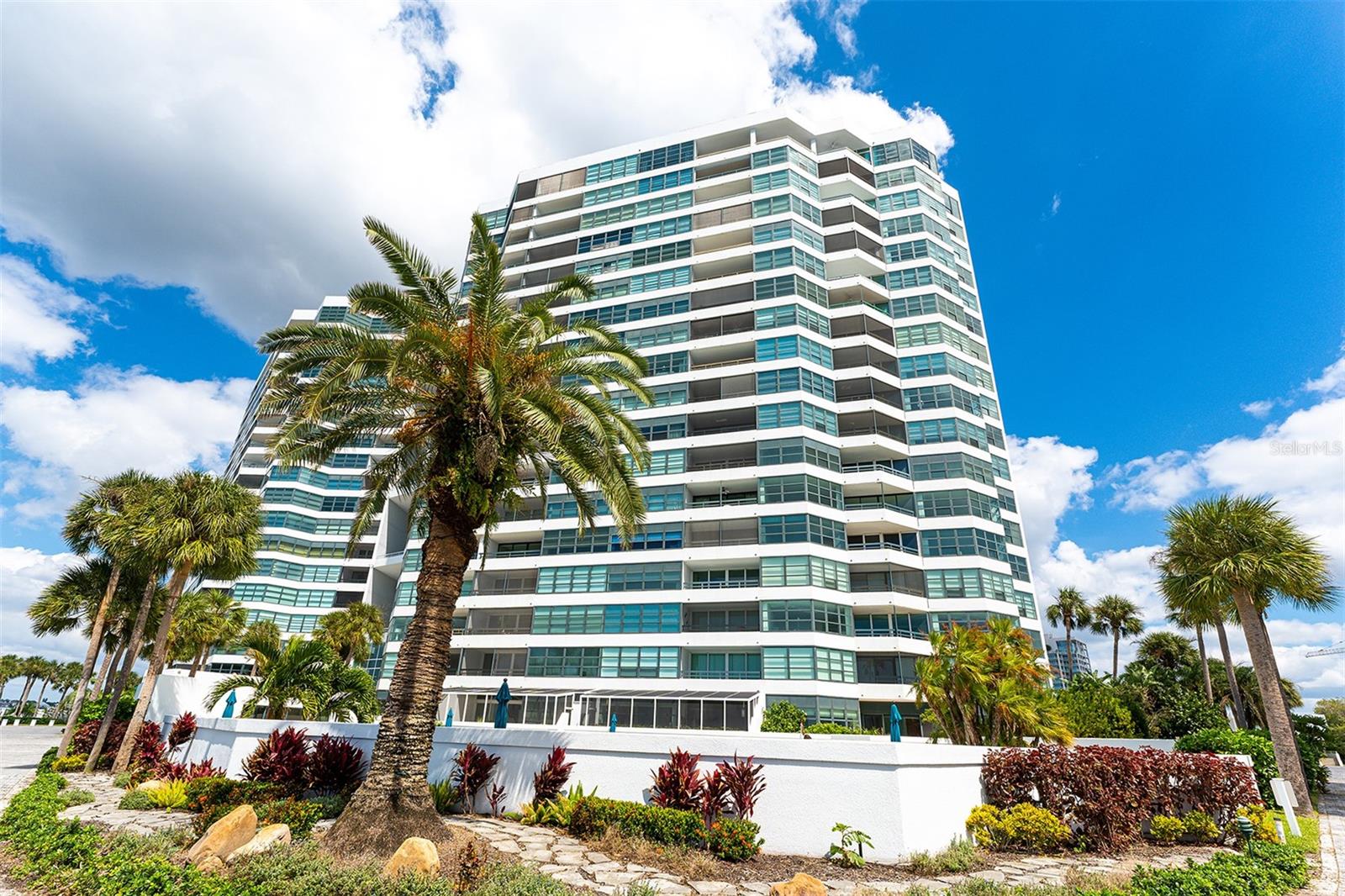 Image 30 of 84 For 988 Blvd Of The Arts  1411