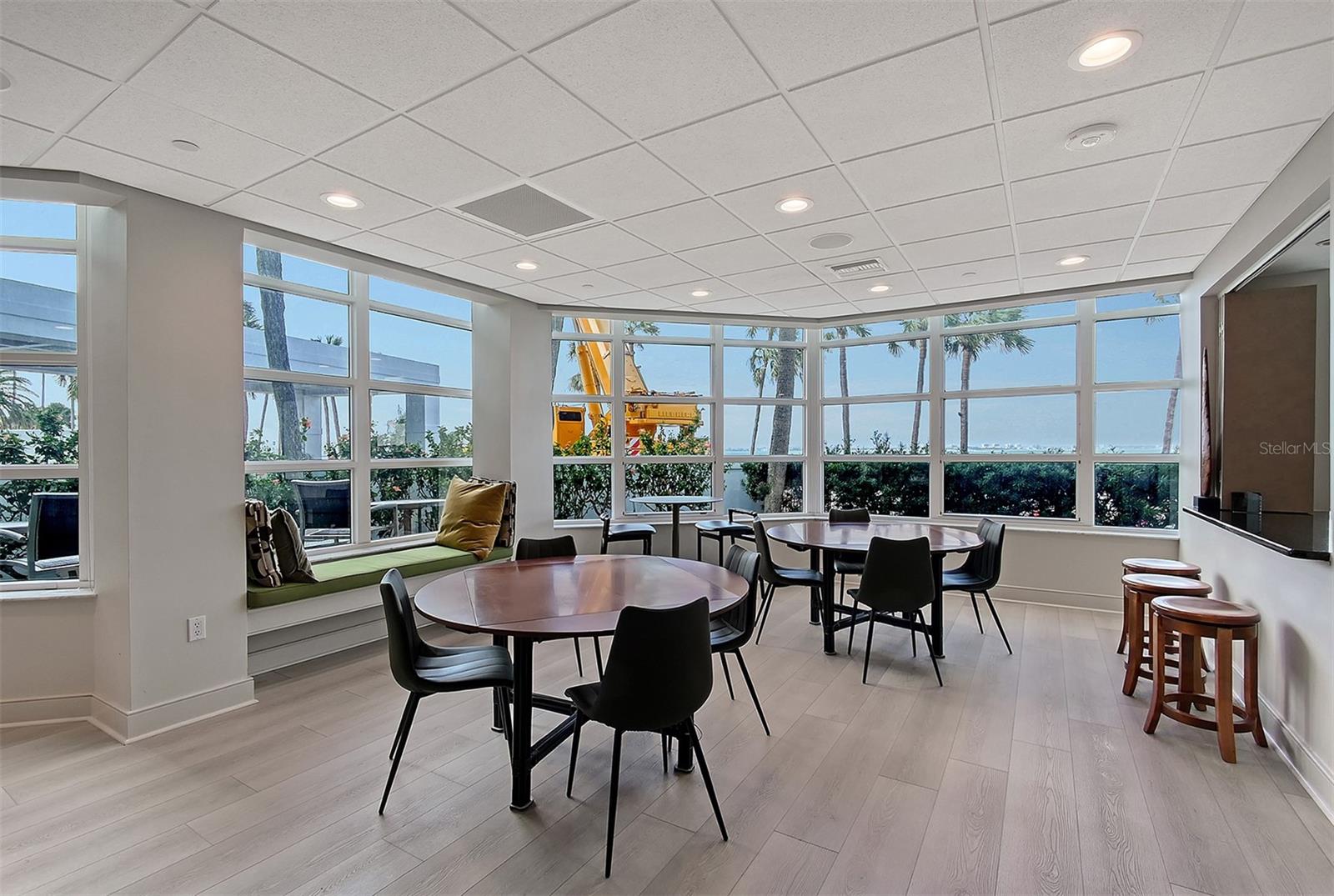 Image 39 of 84 For 988 Blvd Of The Arts  1411