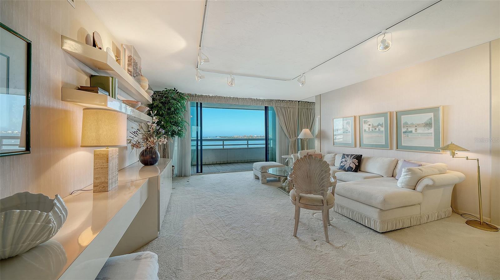 Image 4 of 84 For 988 Blvd Of The Arts  1411