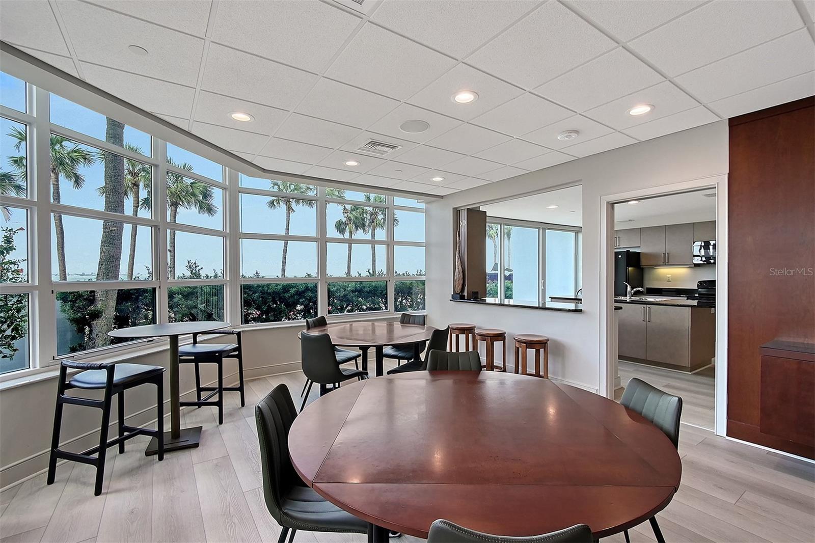 Image 40 of 84 For 988 Blvd Of The Arts  1411