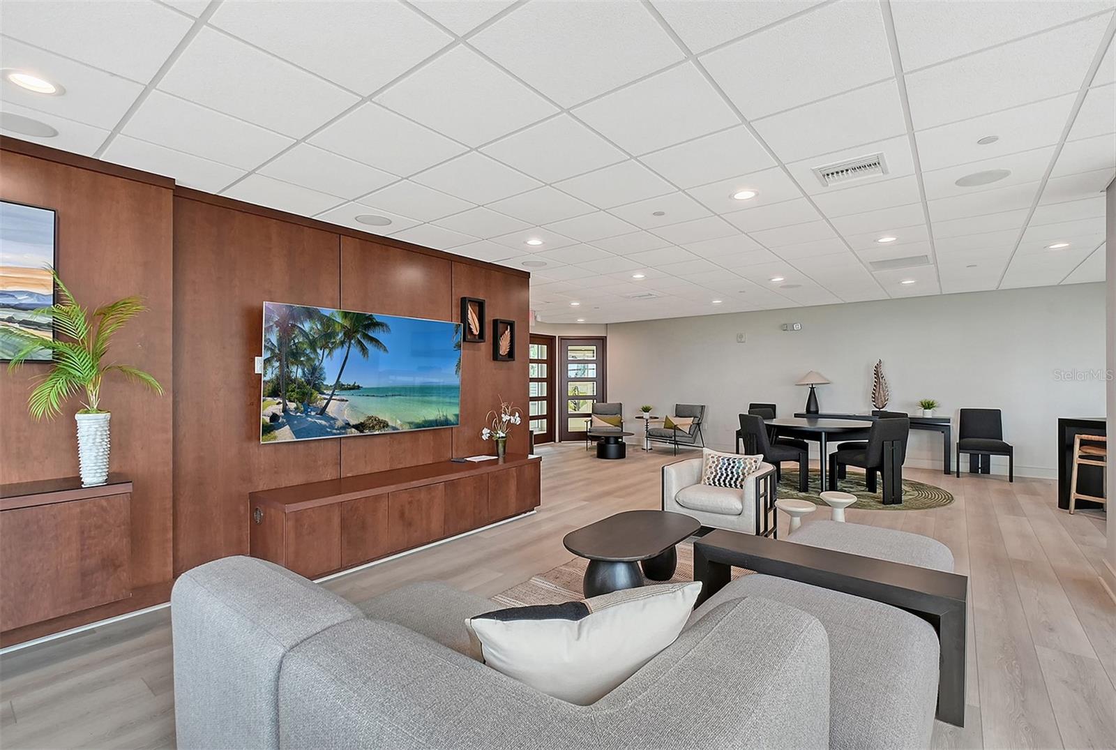 Image 43 of 84 For 988 Blvd Of The Arts  1411