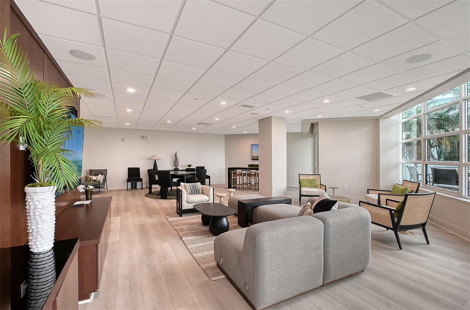 Image 44 of 84 For 988 Blvd Of The Arts  1411