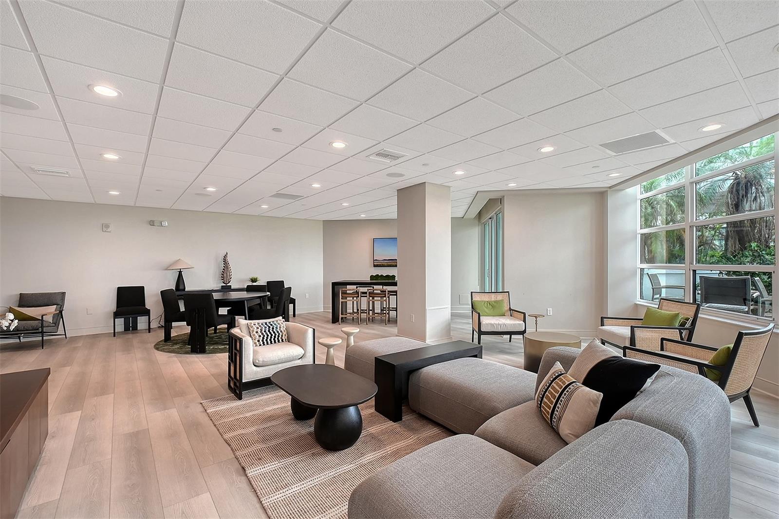 Image 45 of 84 For 988 Blvd Of The Arts  1411