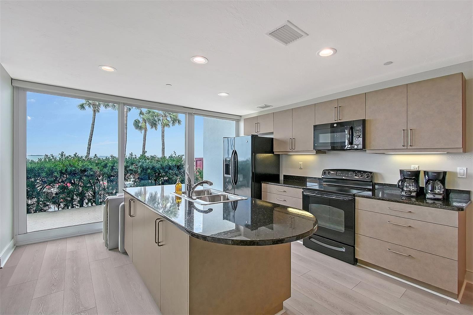 Image 48 of 84 For 988 Blvd Of The Arts  1411