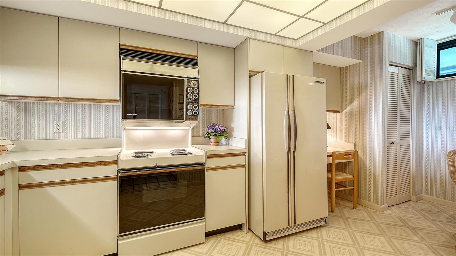 Image 9 of 84 For 988 Blvd Of The Arts  1411