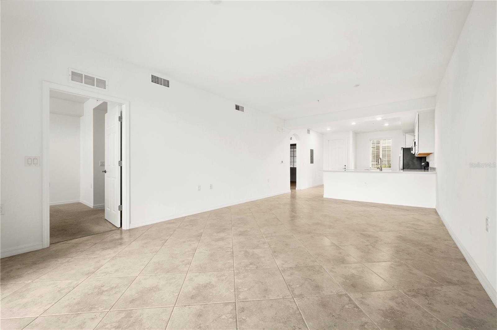 Image 6 of 26 For 43060 Greenway Boulevard 714