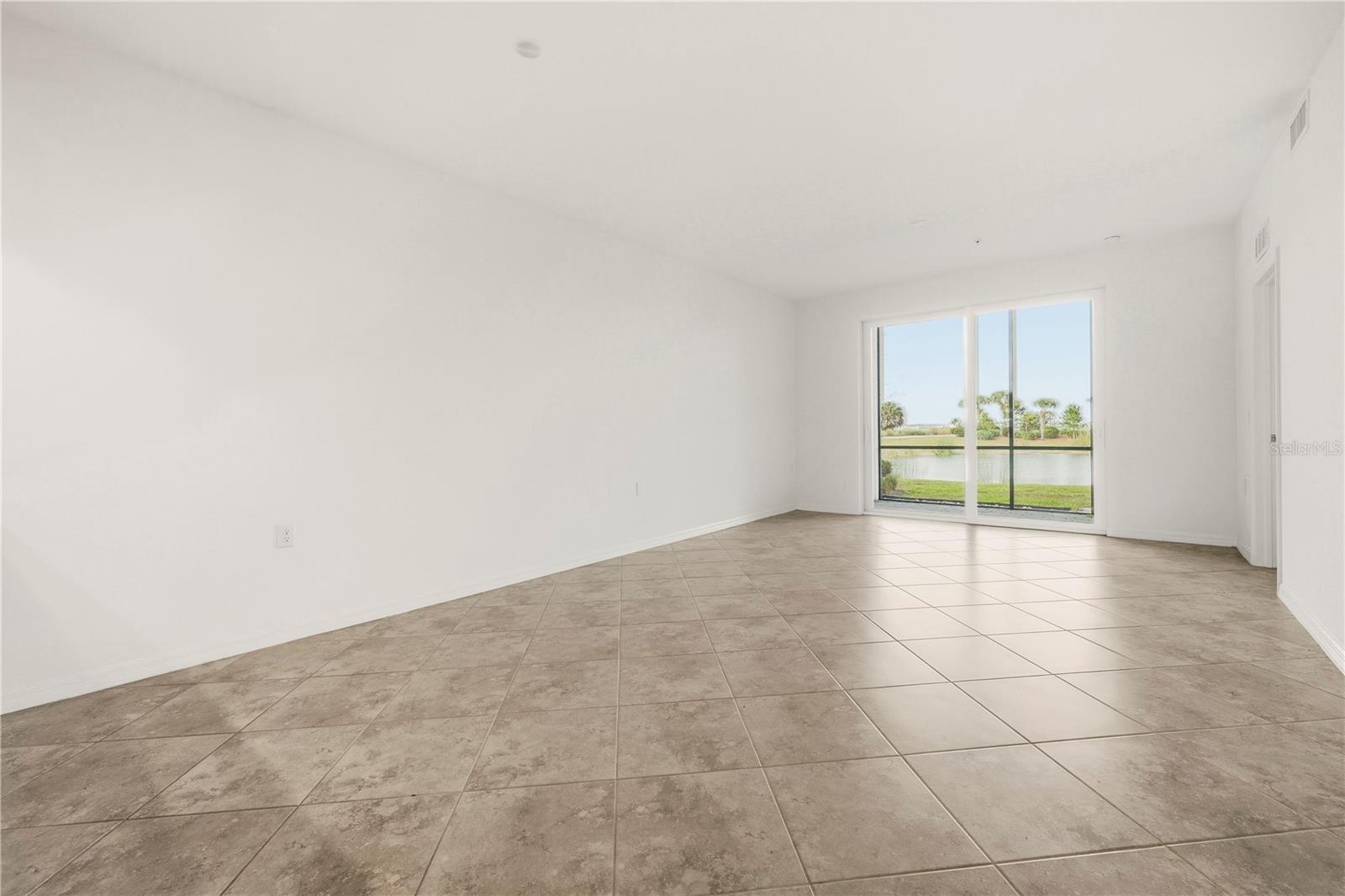 Image 8 of 26 For 43060 Greenway Boulevard 714