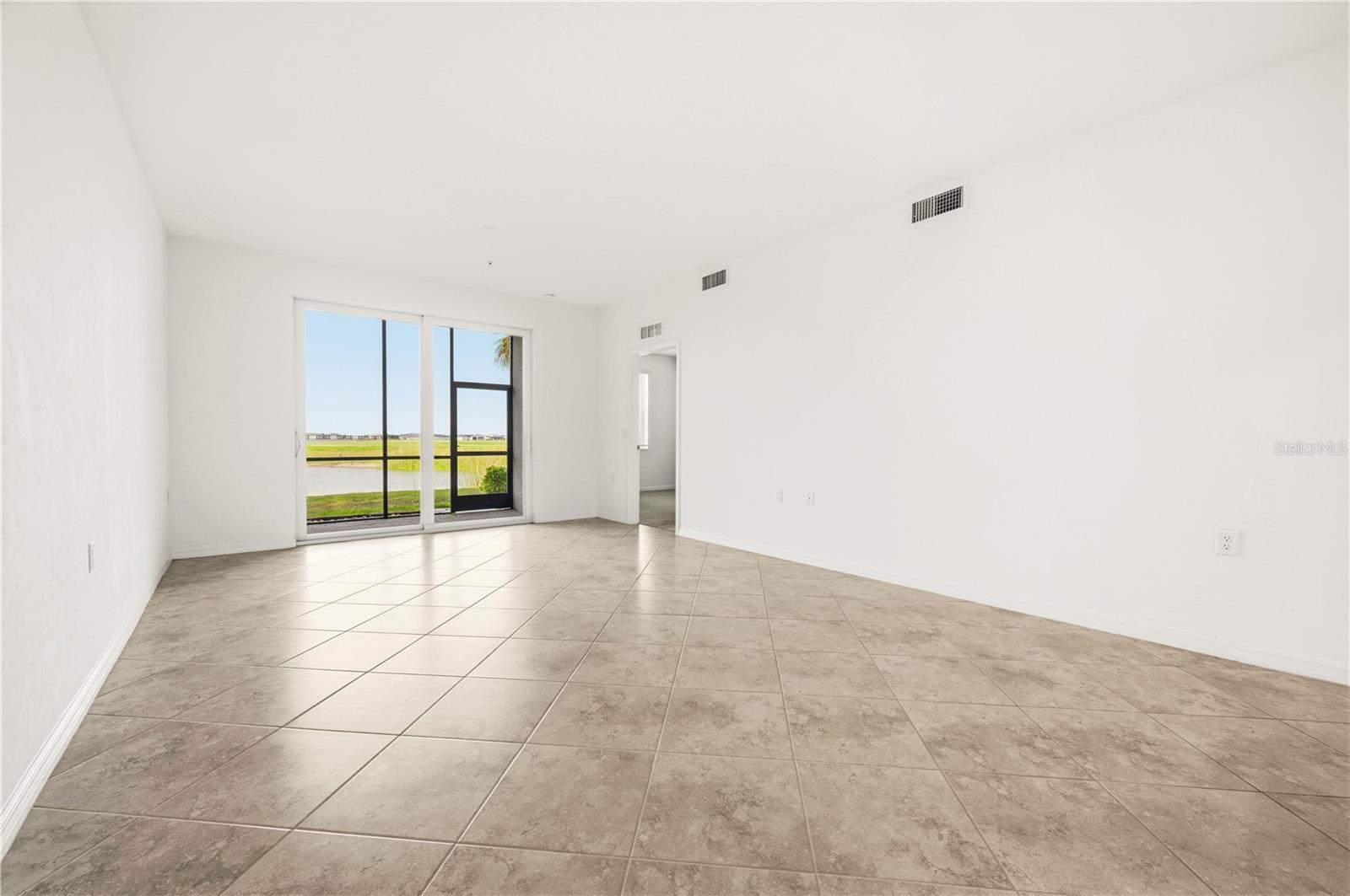 Image 9 of 26 For 43060 Greenway Boulevard 714