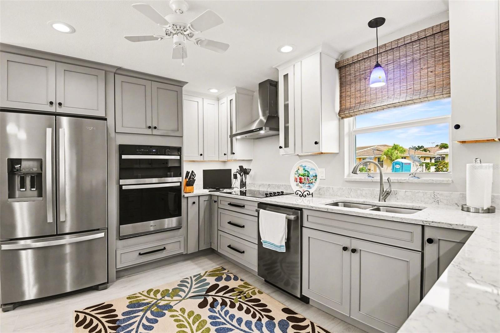 Image 10 of 37 For 543 Belvedere Court