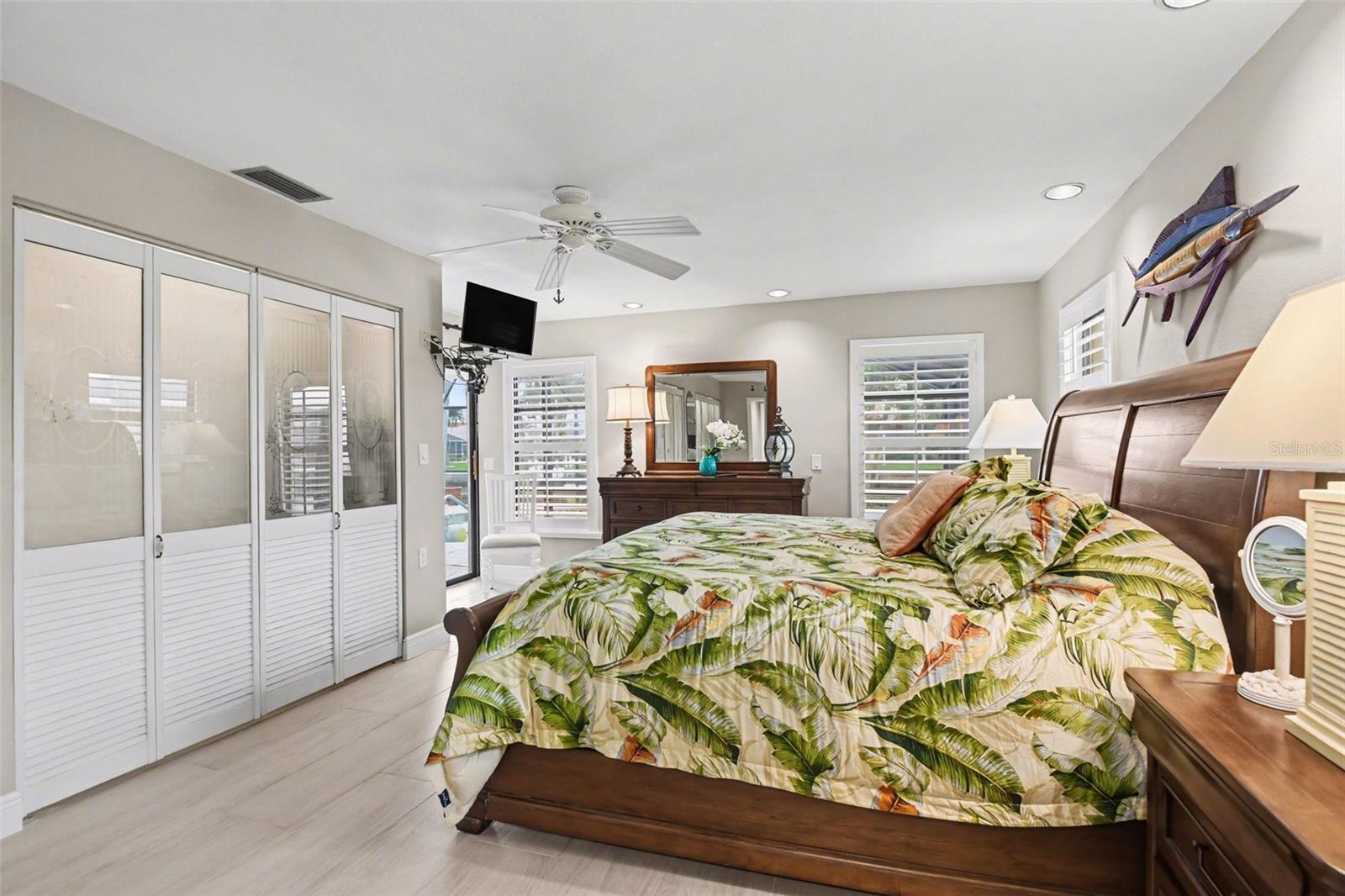 Image 15 of 37 For 543 Belvedere Court