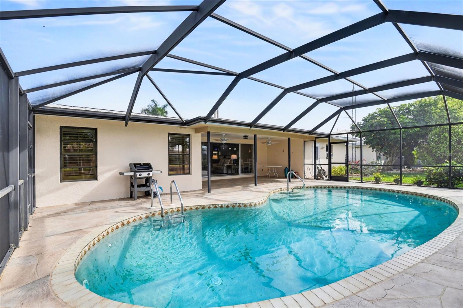 Image 22 of 37 For 543 Belvedere Court