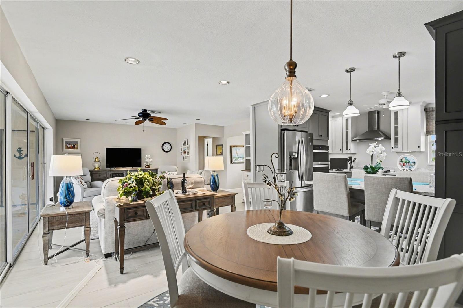 Image 7 of 37 For 543 Belvedere Court