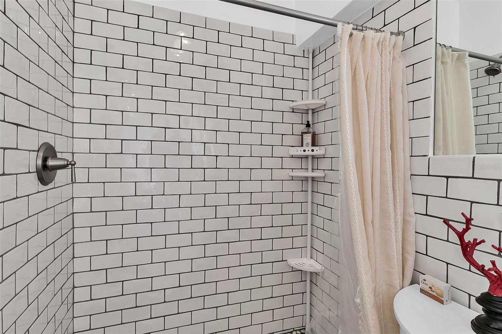 Image 21 of 42 For 530 Orange Avenue