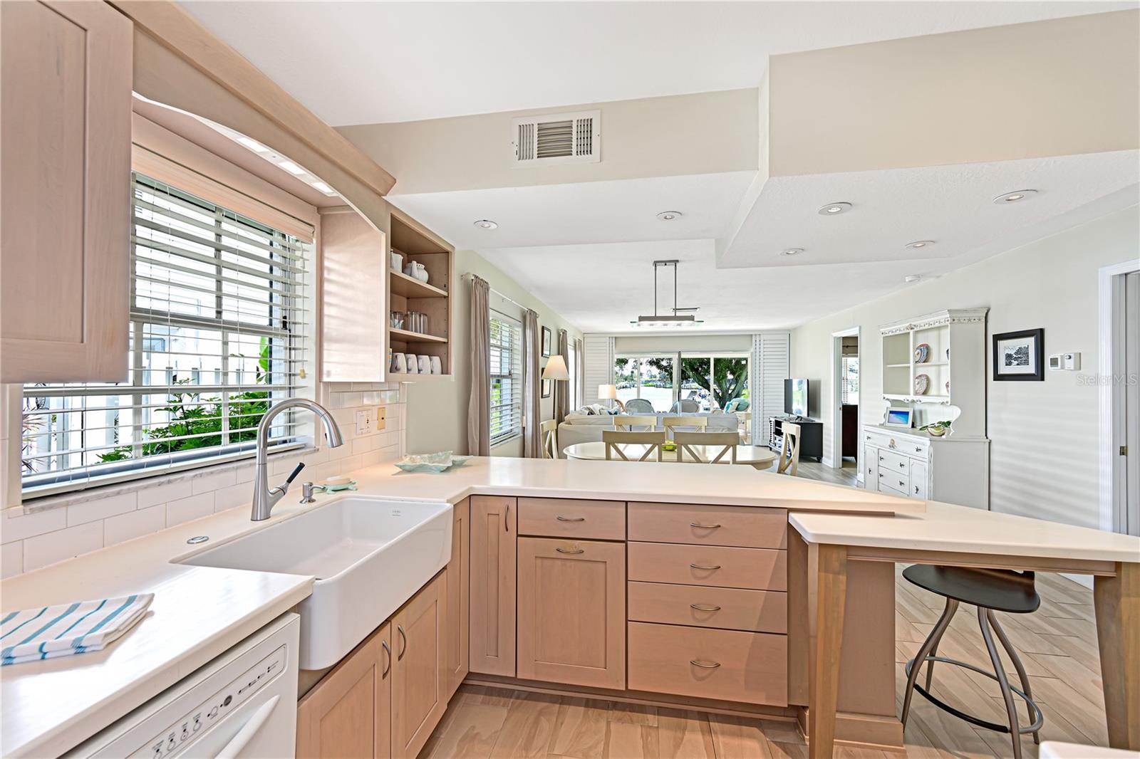 Image 15 of 74 For 4405 Mount Vernon Drive