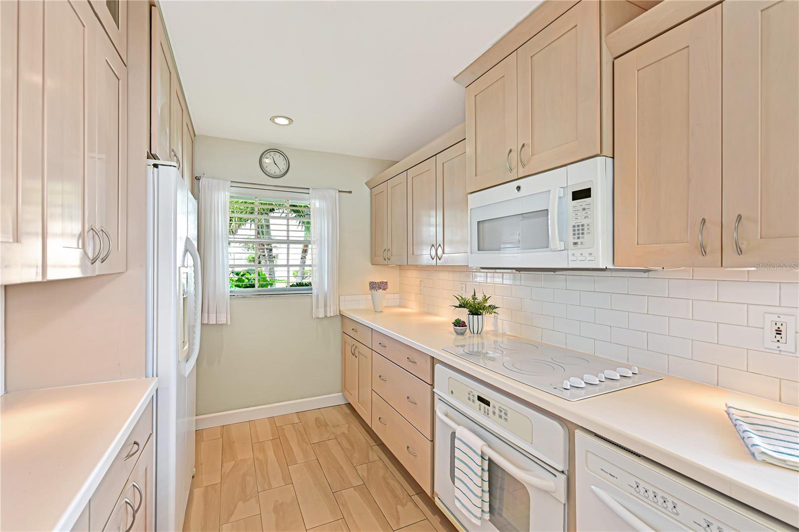 Image 16 of 74 For 4405 Mount Vernon Drive