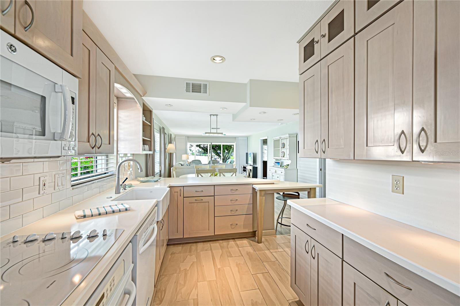 Image 17 of 74 For 4405 Mount Vernon Drive