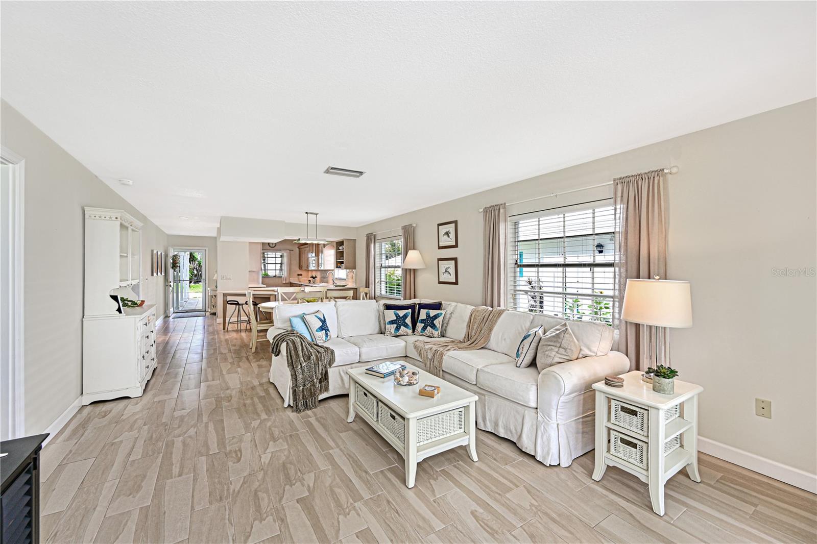 Image 18 of 74 For 4405 Mount Vernon Drive