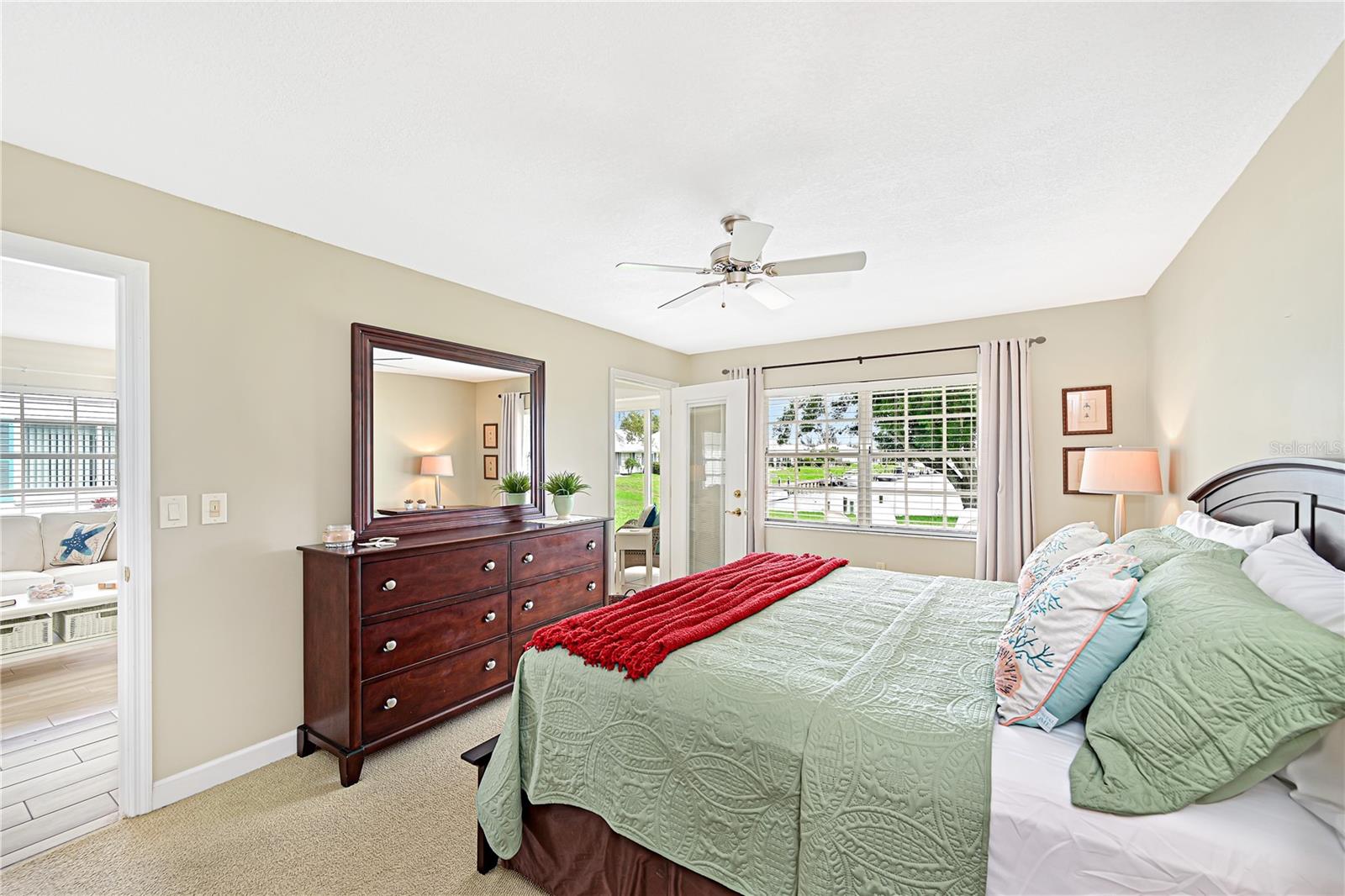 Image 21 of 74 For 4405 Mount Vernon Drive