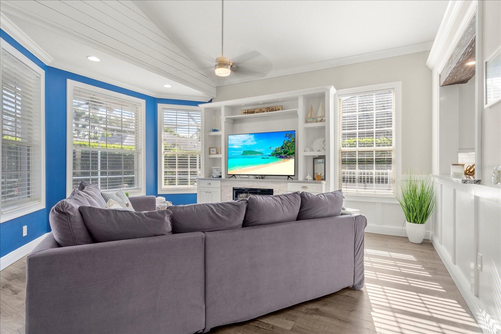 Image 18 of 39 For 4615 4th Avenue Drive E