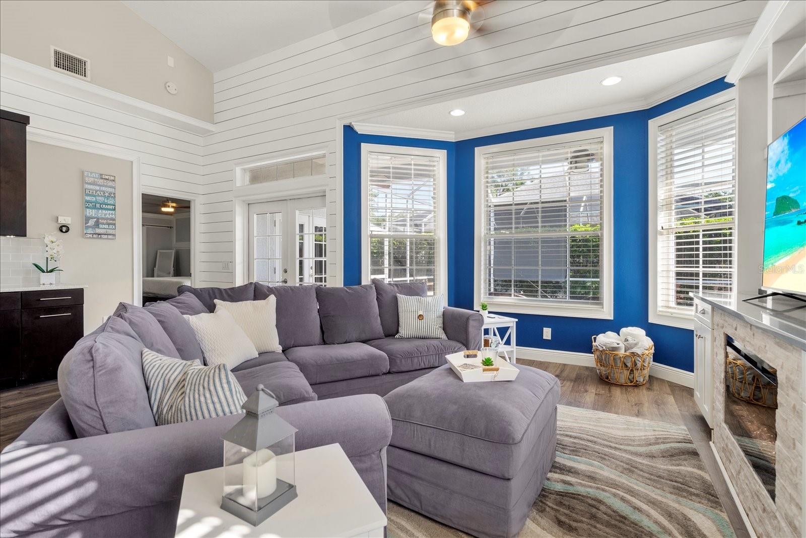 Image 19 of 39 For 4615 4th Avenue Drive E