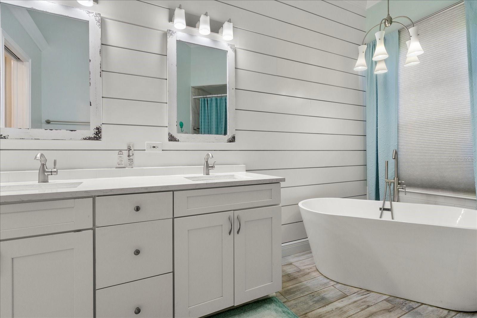 Image 25 of 39 For 4615 4th Avenue Drive E