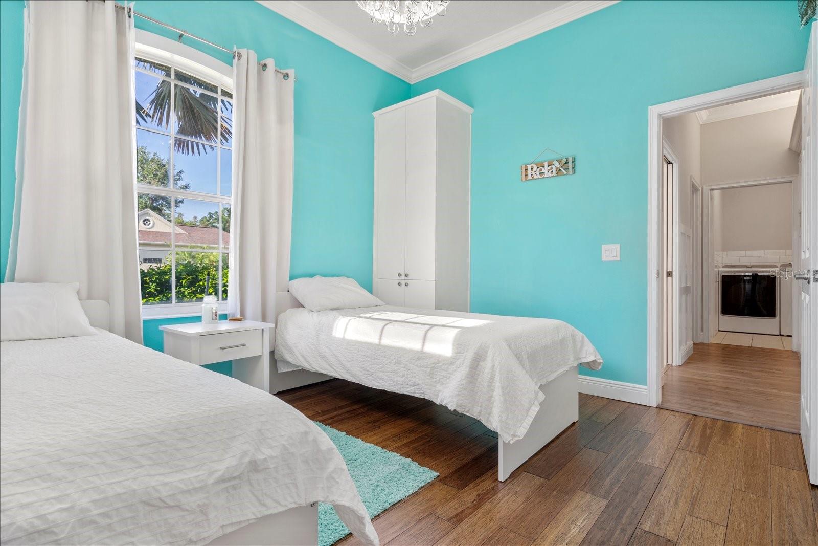 Image 9 of 39 For 4615 4th Avenue Drive E