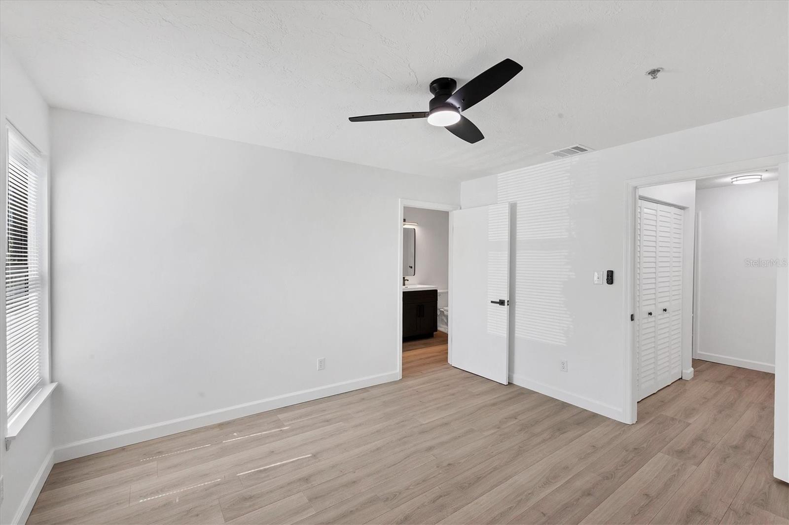 Image 22 of 47 For 4008 Crockers Lake Boulevard 11