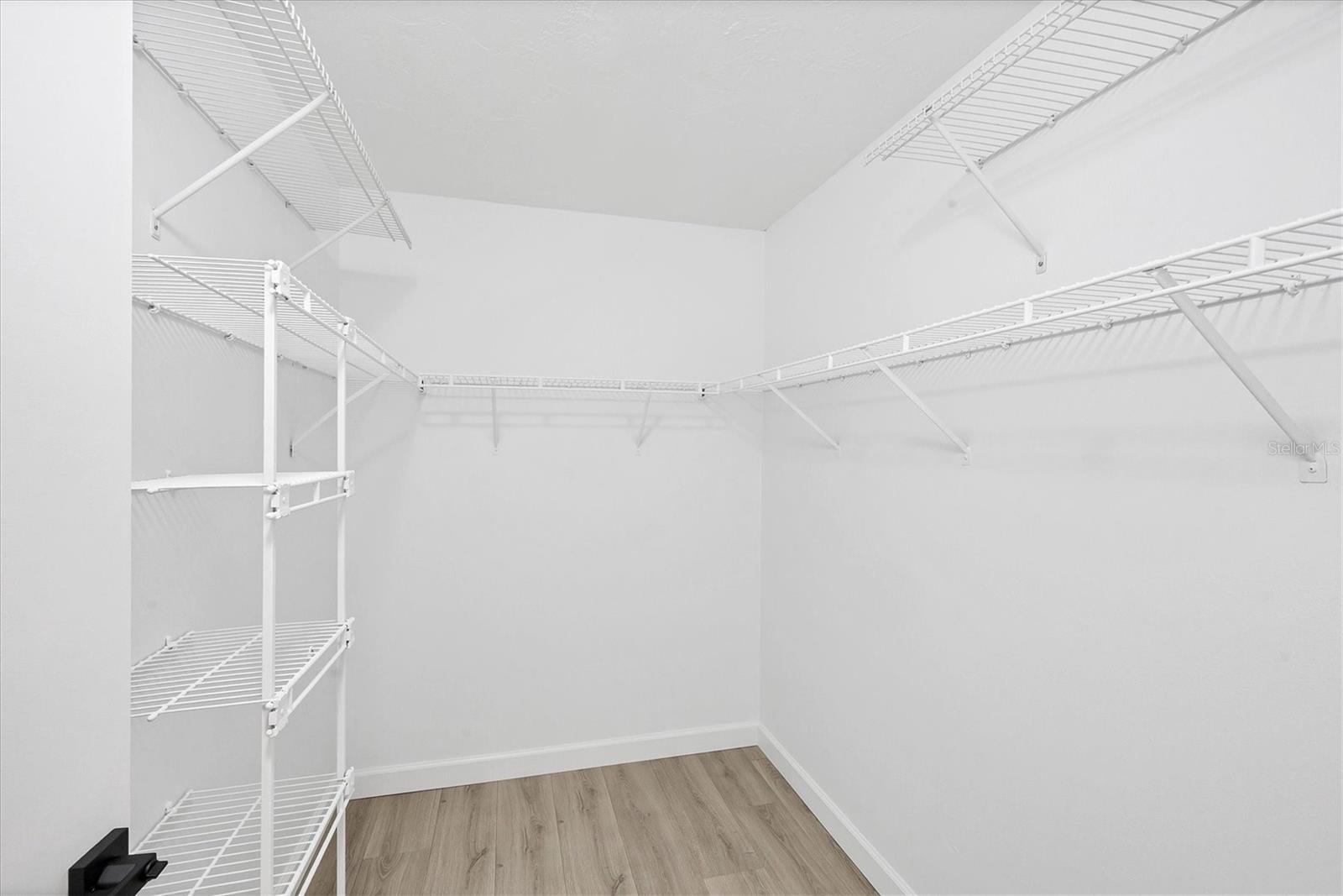 Image 25 of 47 For 4008 Crockers Lake Boulevard 11