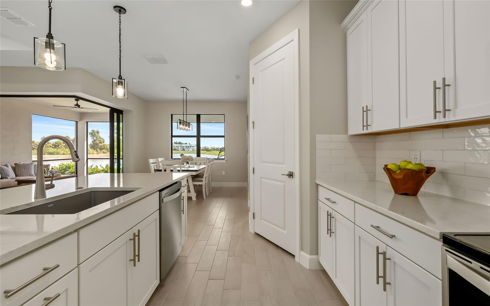 Image 9 of 50 For 17342 Luminous Avenue