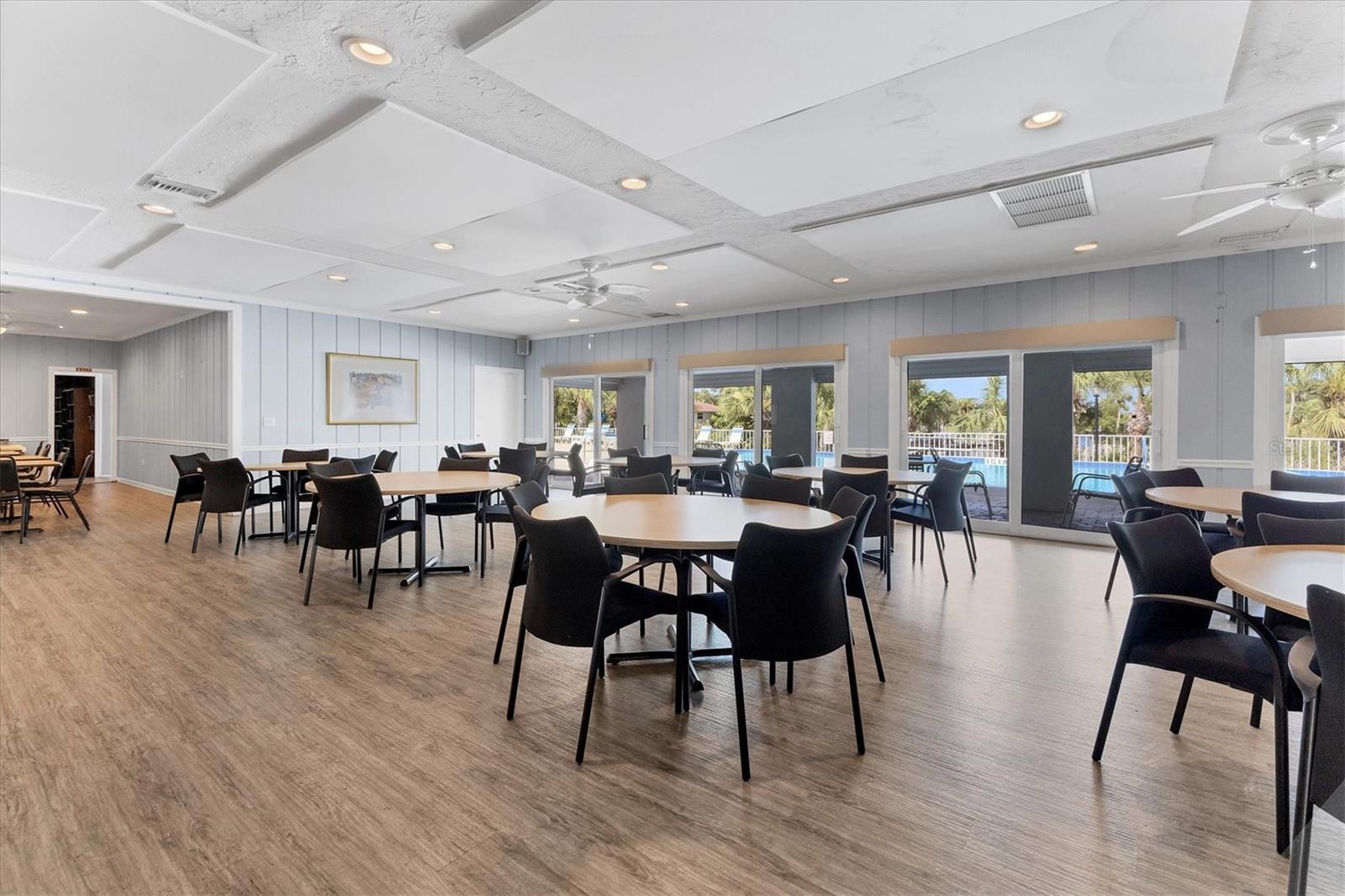 Image 30 of 45 For 2713 Riverbluff Court V101