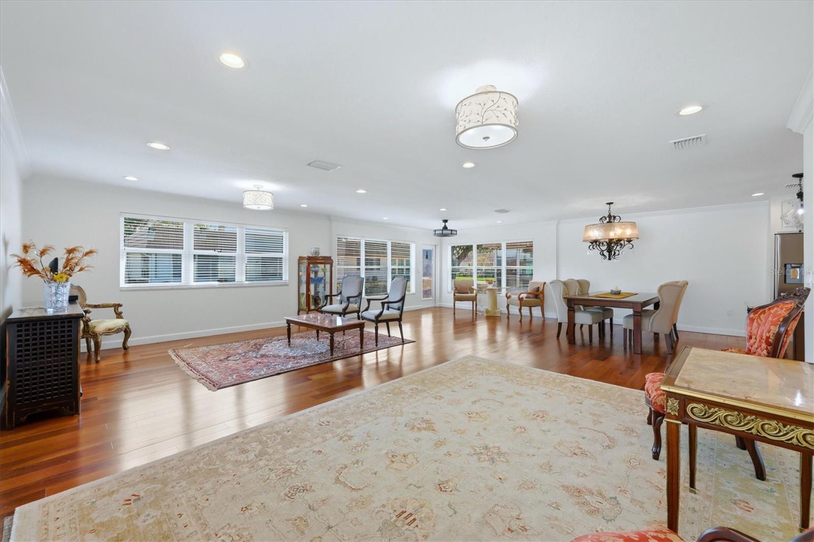 Image 6 of 45 For 2713 Riverbluff Court V101