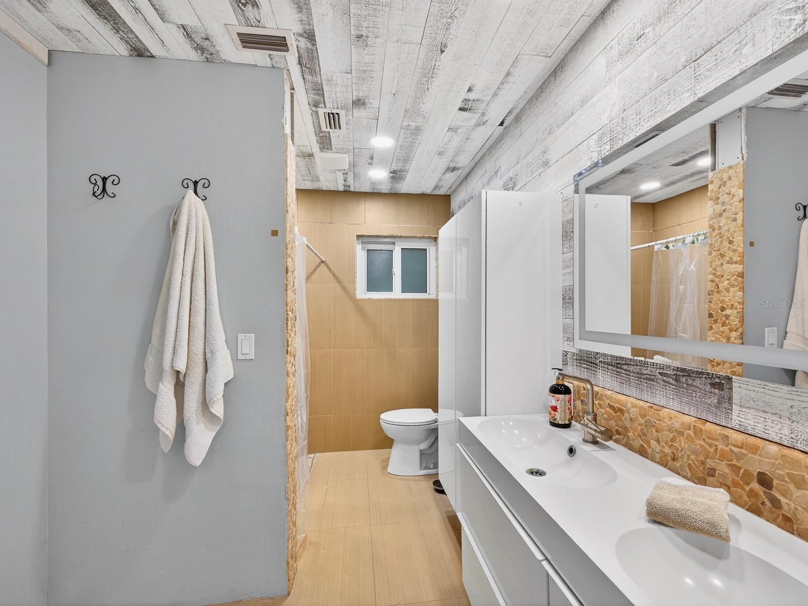 Image 16 of 100 For 7311 Proctor Road