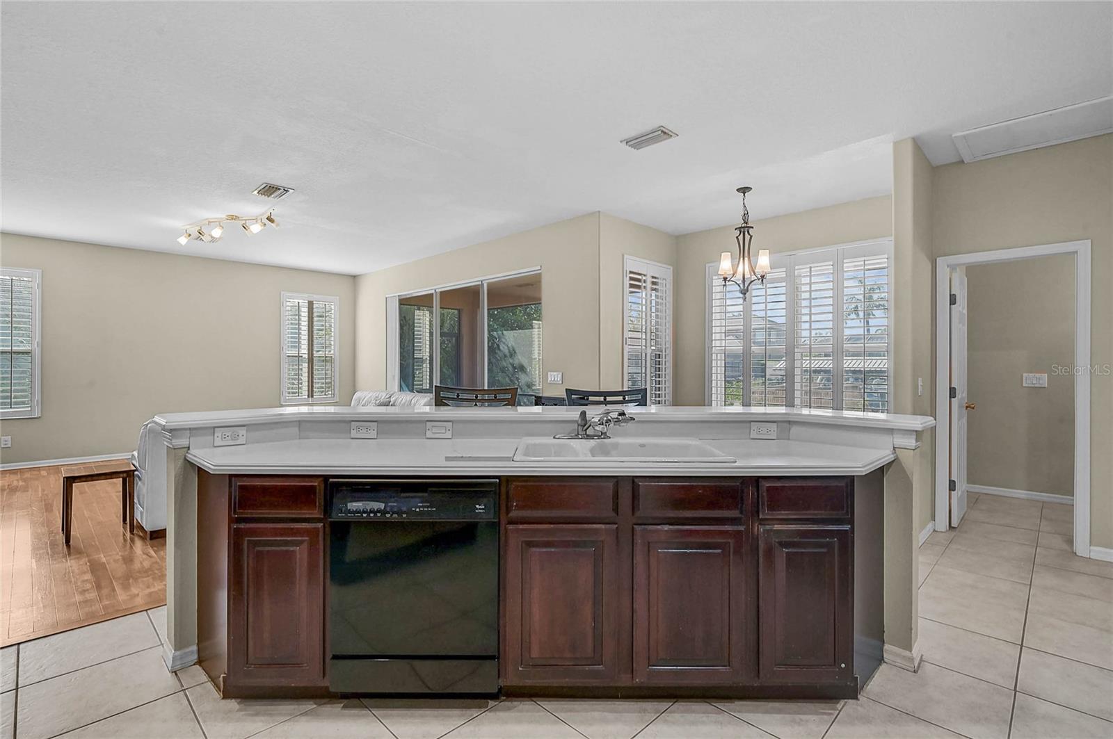 Image 11 of 58 For 3708 5th Avenue Ne