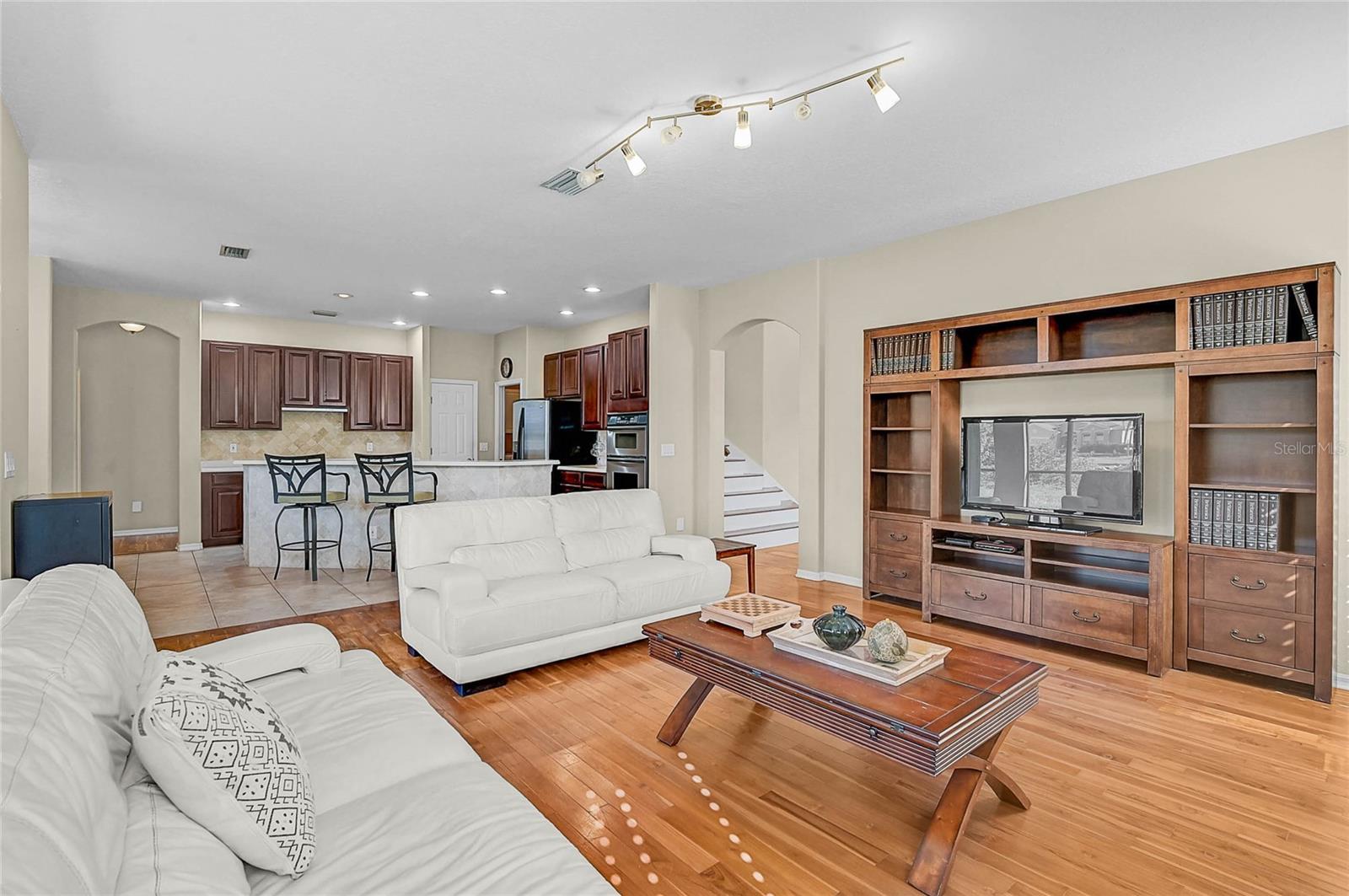 Image 13 of 58 For 3708 5th Avenue Ne