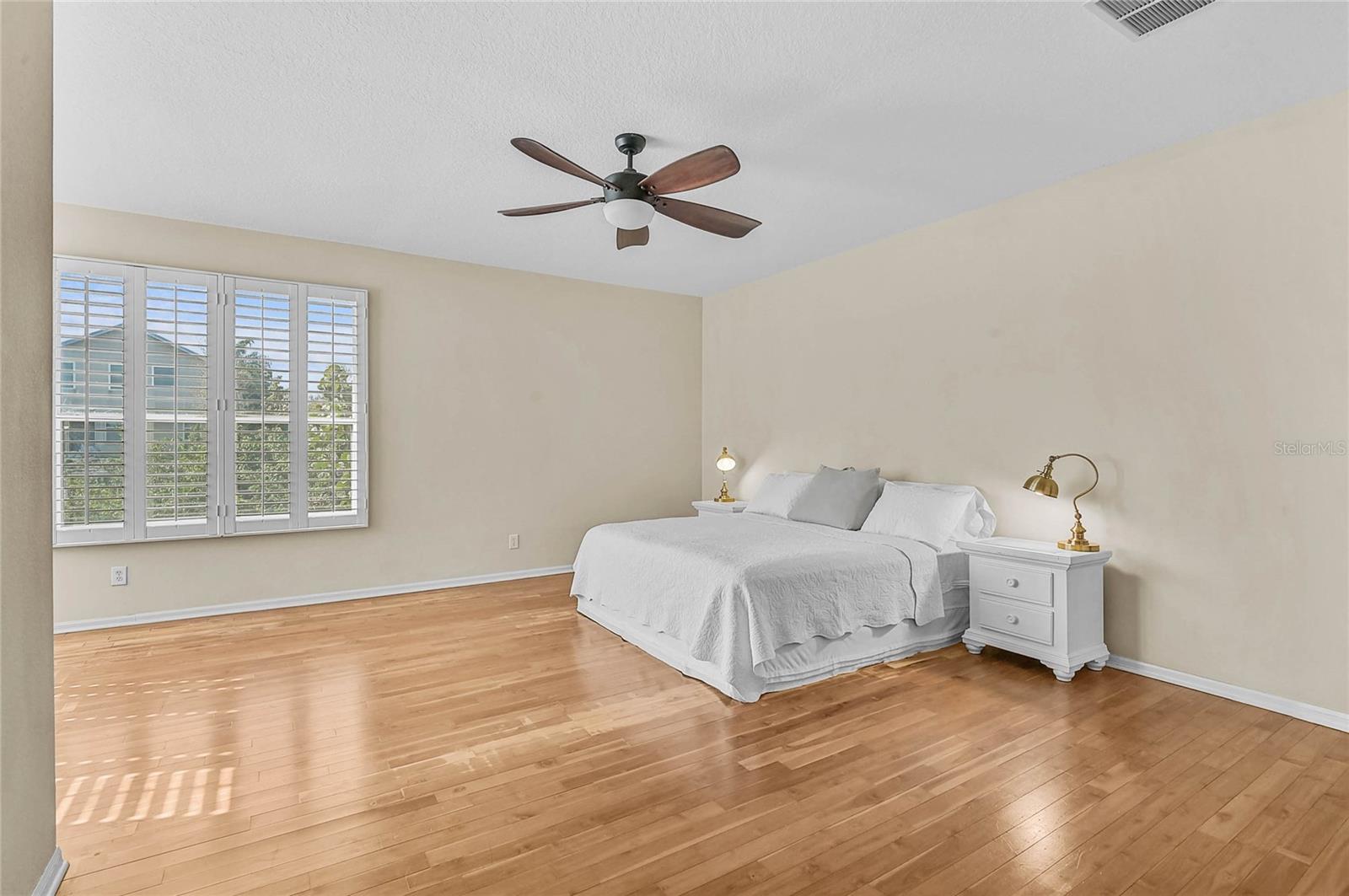 Image 18 of 58 For 3708 5th Avenue Ne