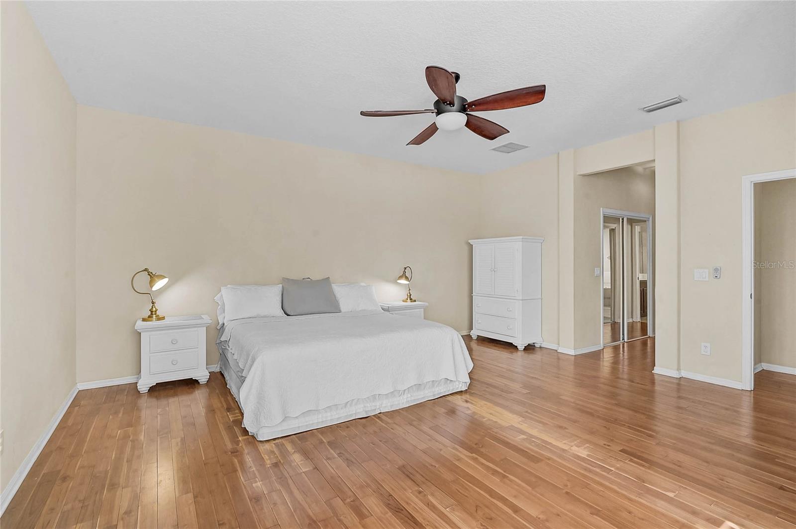 Image 21 of 58 For 3708 5th Avenue Ne