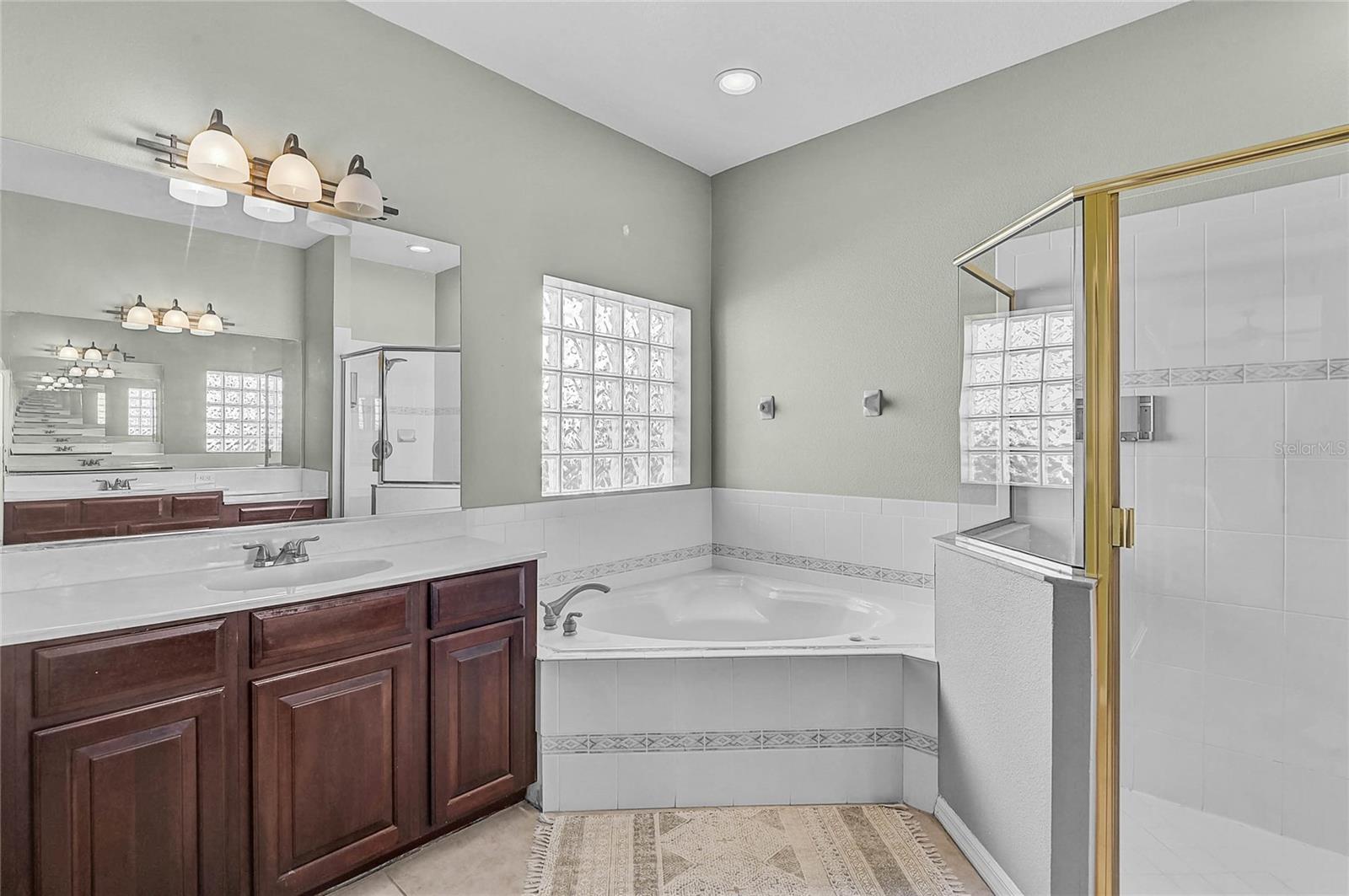 Image 23 of 58 For 3708 5th Avenue Ne