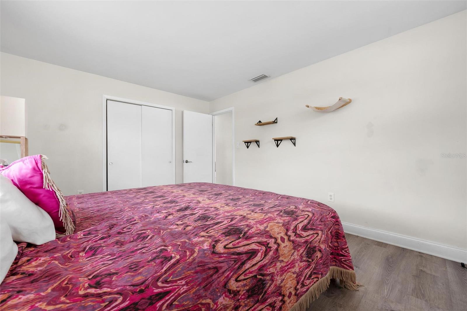 Image 21 of 29 For 5120 Brookmeade Drive