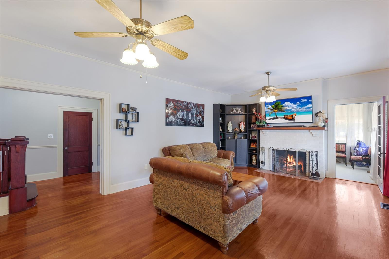 Image 15 of 61 For 904 22nd Street W