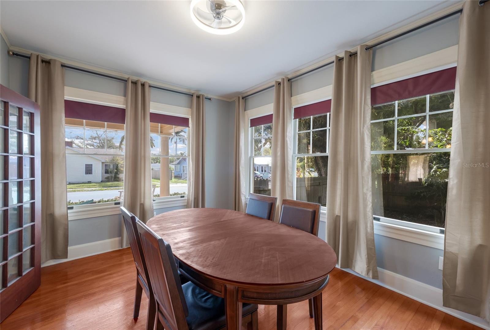 Image 18 of 61 For 904 22nd Street W