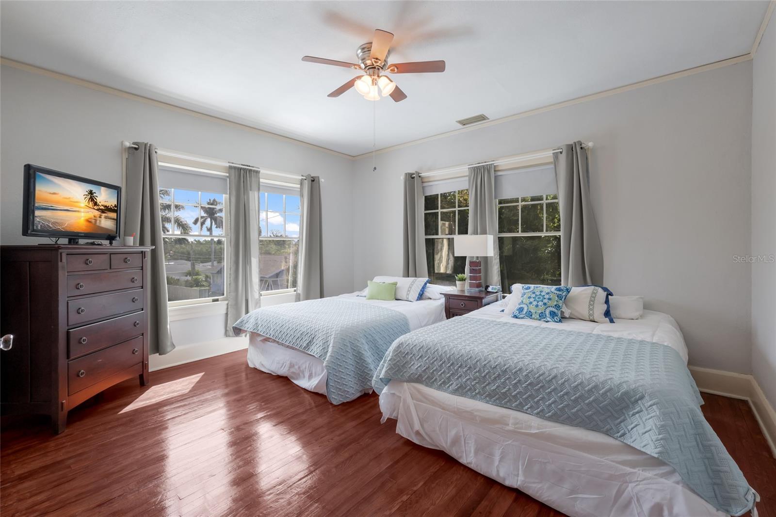 Image 34 of 61 For 904 22nd Street W