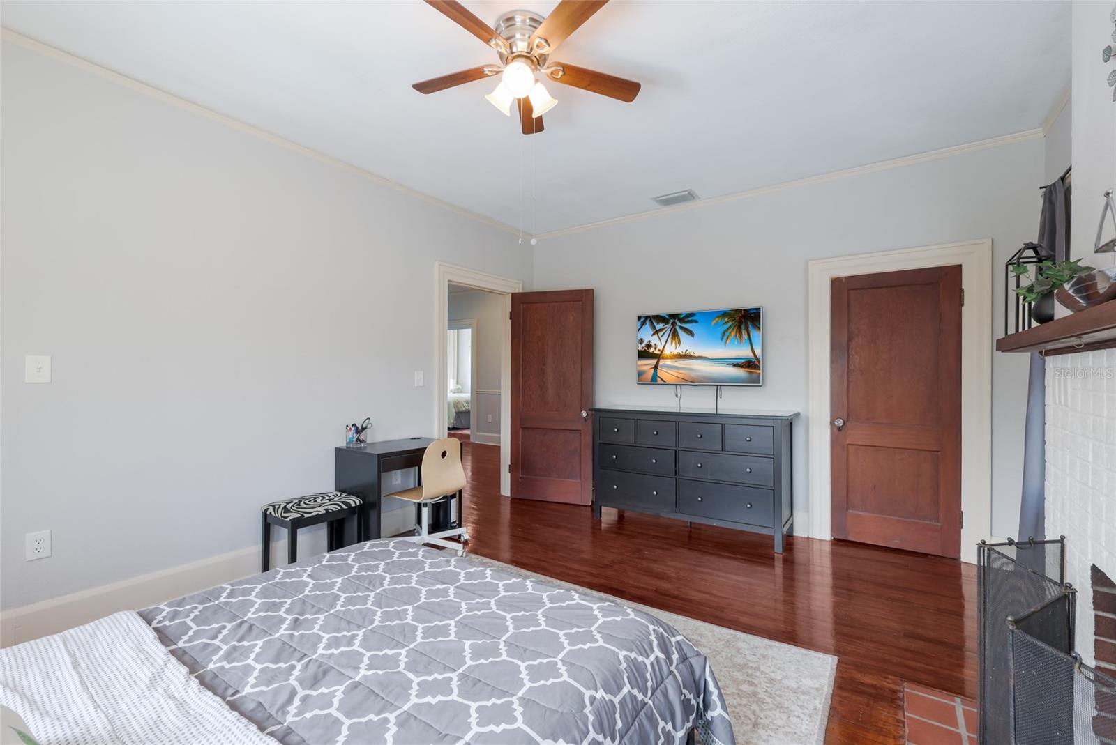 Image 37 of 61 For 904 22nd Street W