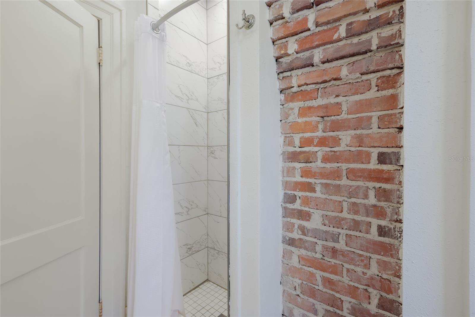 Image 41 of 61 For 904 22nd Street W