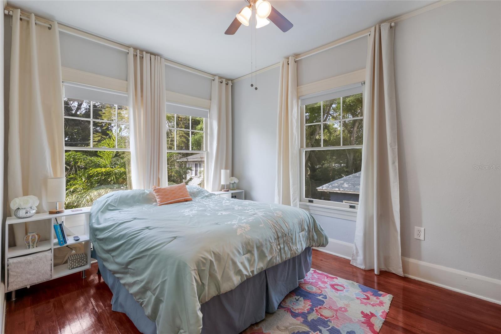 Image 42 of 61 For 904 22nd Street W