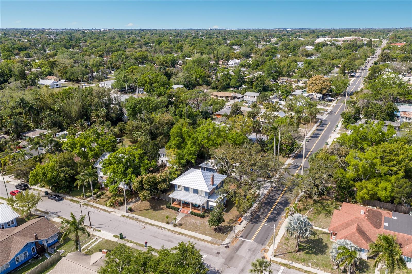 Image 53 of 61 For 904 22nd Street W