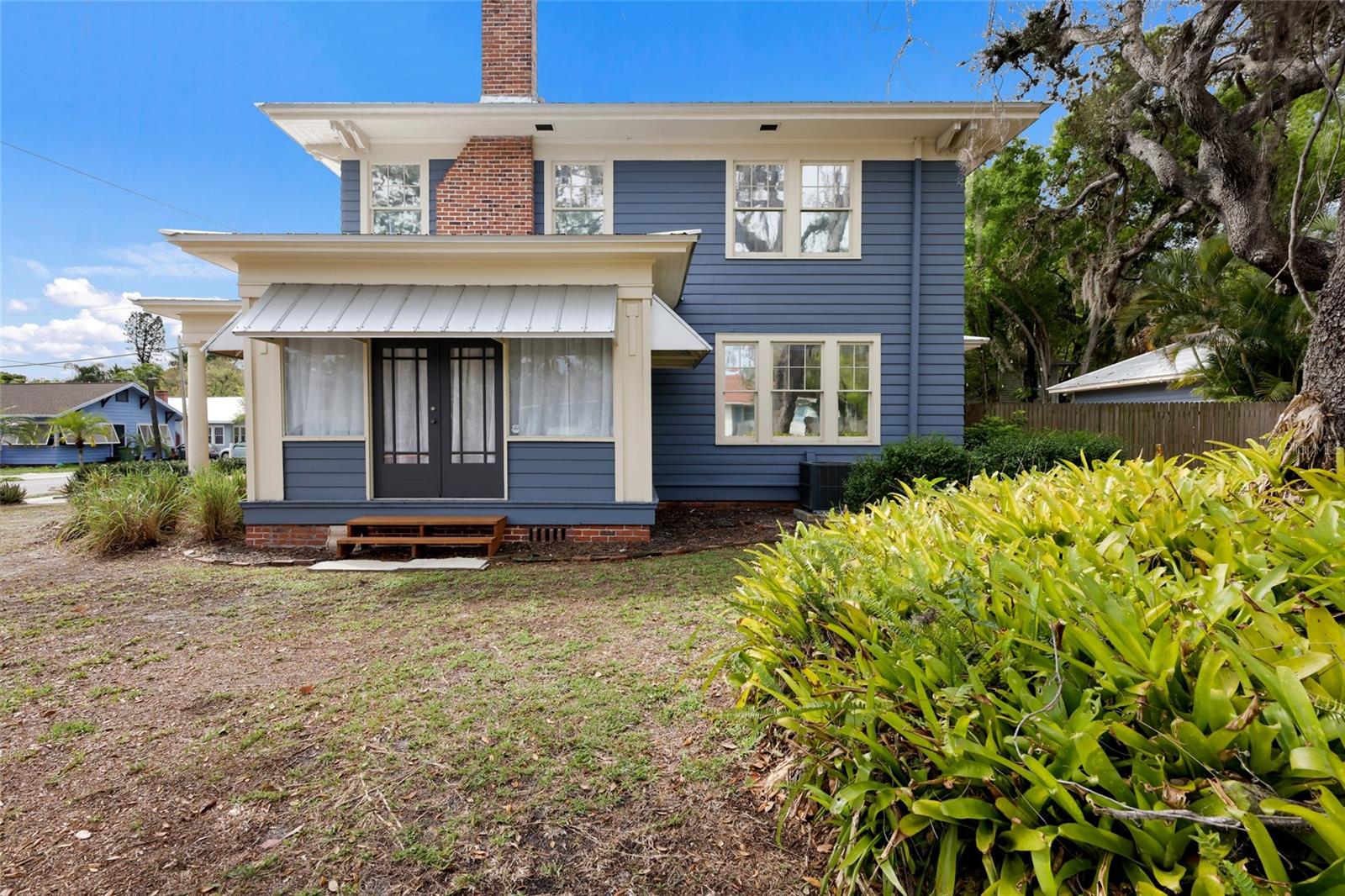 Image 7 of 61 For 904 22nd Street W